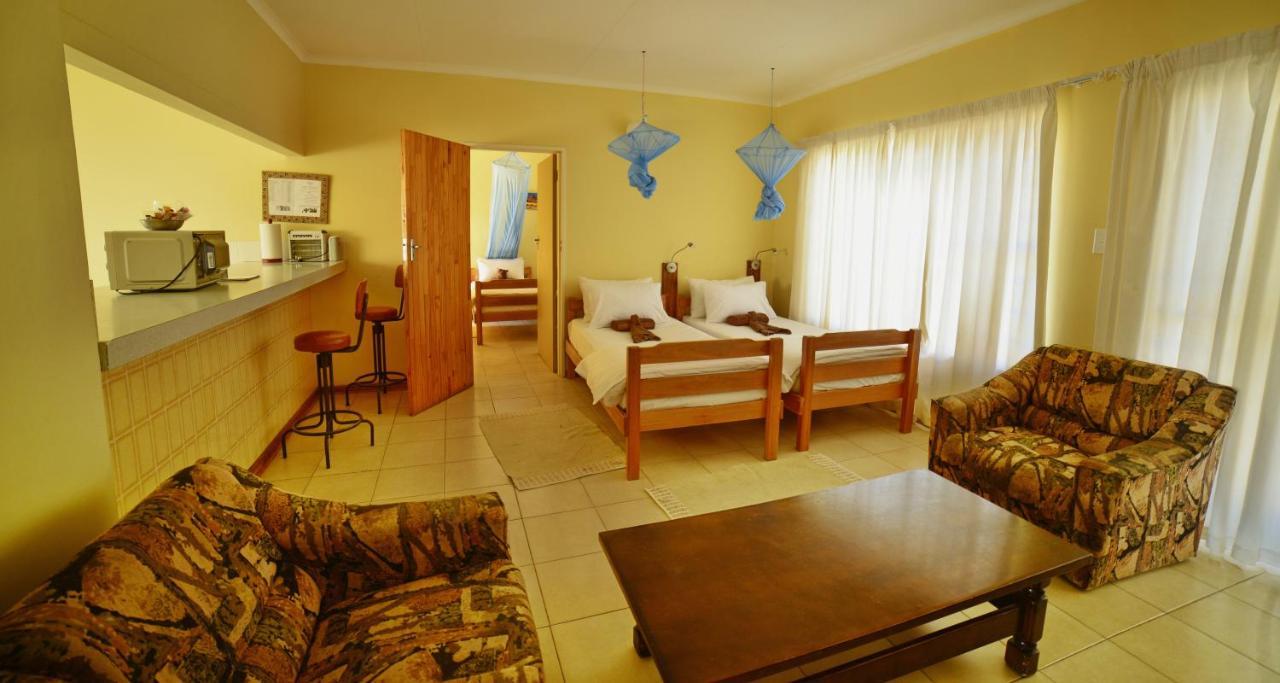 Brandberg Rest Camp Hotell Uis Exteriör bild
