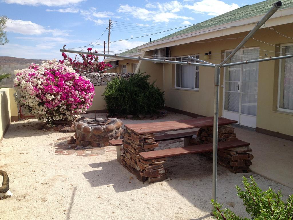 Brandberg Rest Camp Hotell Uis Rum bild