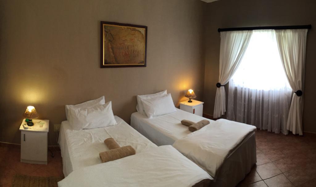Brandberg Rest Camp Hotell Uis Rum bild
