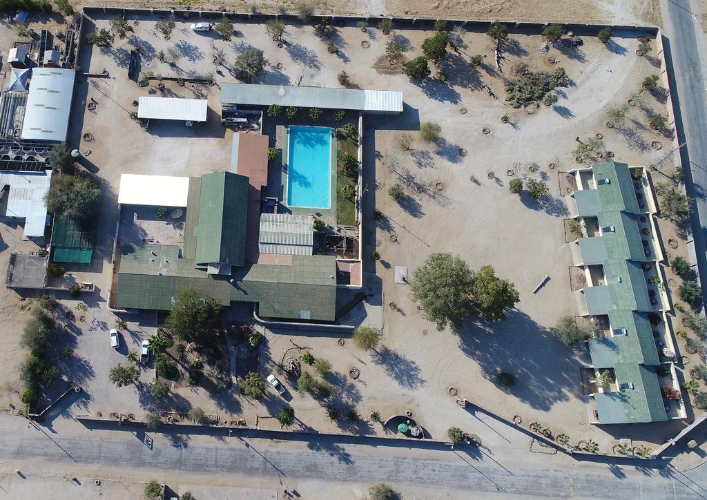 Brandberg Rest Camp Hotell Uis Exteriör bild